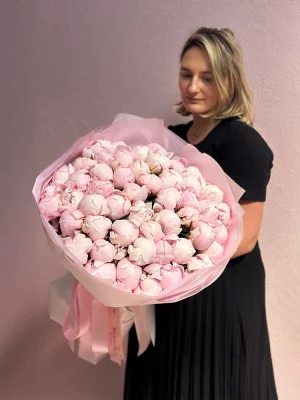 light-pink-Peonies-Sarah-Bernardo-monaco