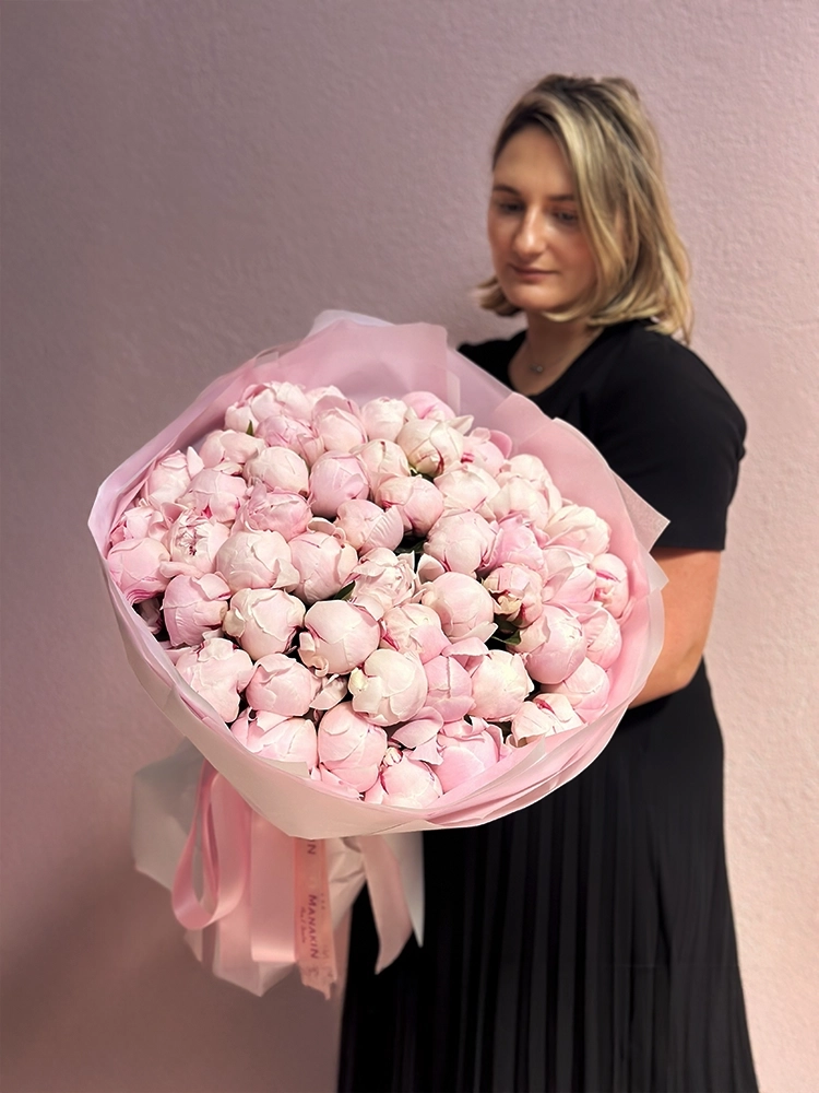 light-pink-Peonies-Sarah-Bernardo-monaco