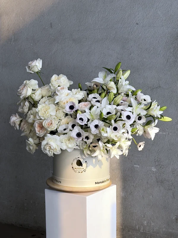PURE WHISPER | Grand White Lilies & Roses Box | Nice, Monaco